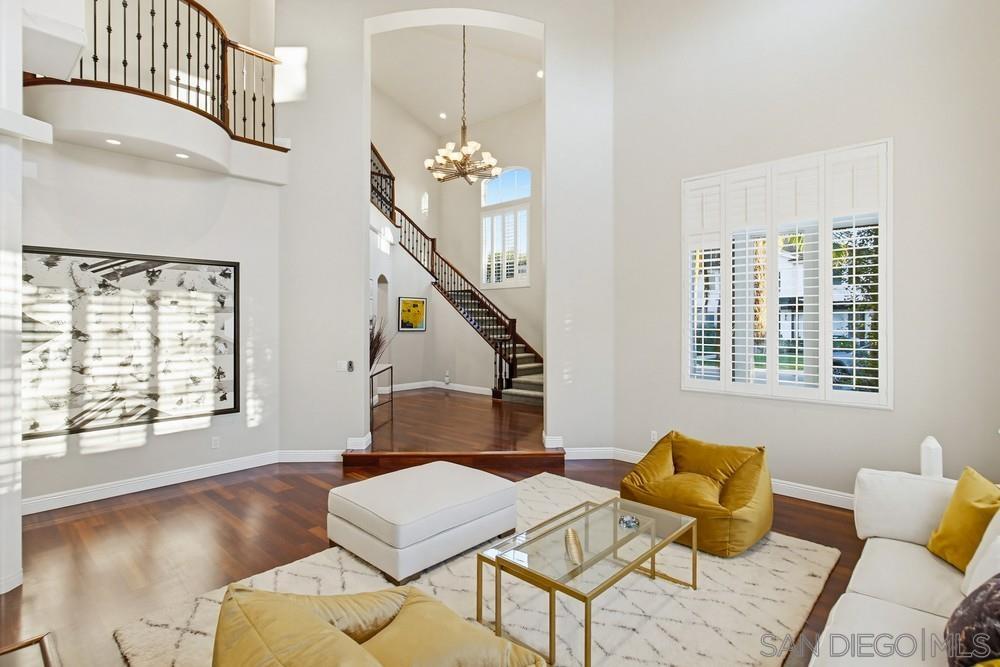 Detail Gallery Image 15 of 75 For 5247  Ocean Breeze Ct, San Diego,  CA 92109 - 5 Beds | 4/1 Baths