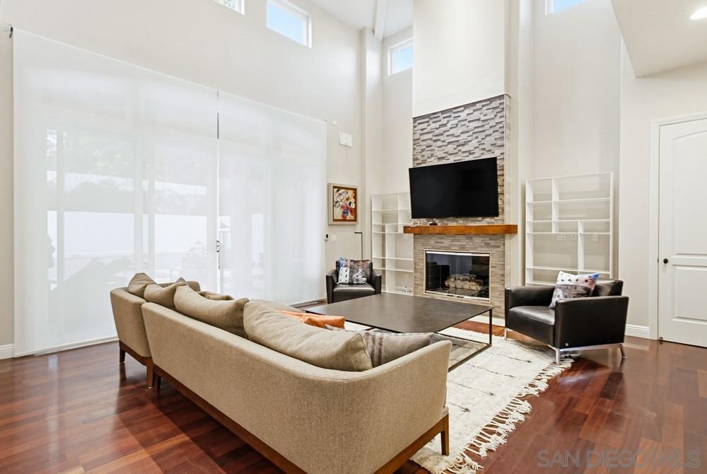 Detail Gallery Image 19 of 75 For 5247  Ocean Breeze Ct, San Diego,  CA 92109 - 5 Beds | 4/1 Baths