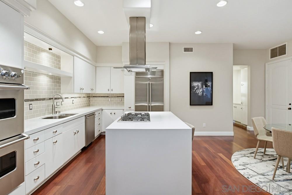 Detail Gallery Image 25 of 75 For 5247  Ocean Breeze Ct, San Diego,  CA 92109 - 5 Beds | 4/1 Baths