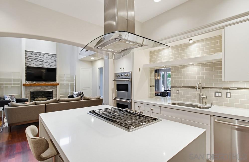 Detail Gallery Image 27 of 75 For 5247  Ocean Breeze Ct, San Diego,  CA 92109 - 5 Beds | 4/1 Baths