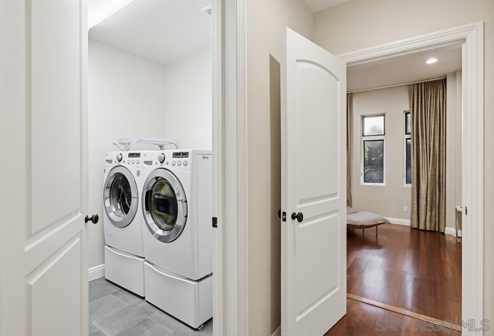 Detail Gallery Image 29 of 75 For 5247  Ocean Breeze Ct, San Diego,  CA 92109 - 5 Beds | 4/1 Baths