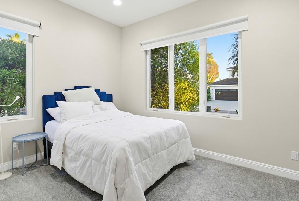 Detail Gallery Image 30 of 75 For 5247  Ocean Breeze Ct, San Diego,  CA 92109 - 5 Beds | 4/1 Baths