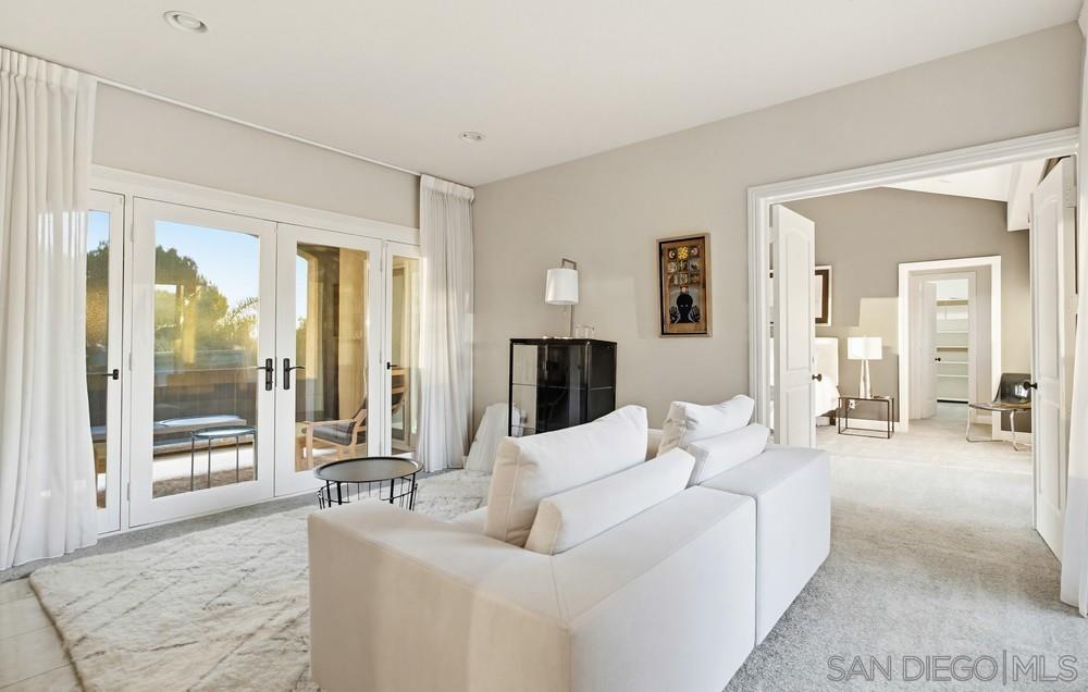 Detail Gallery Image 35 of 75 For 5247  Ocean Breeze Ct, San Diego,  CA 92109 - 5 Beds | 4/1 Baths