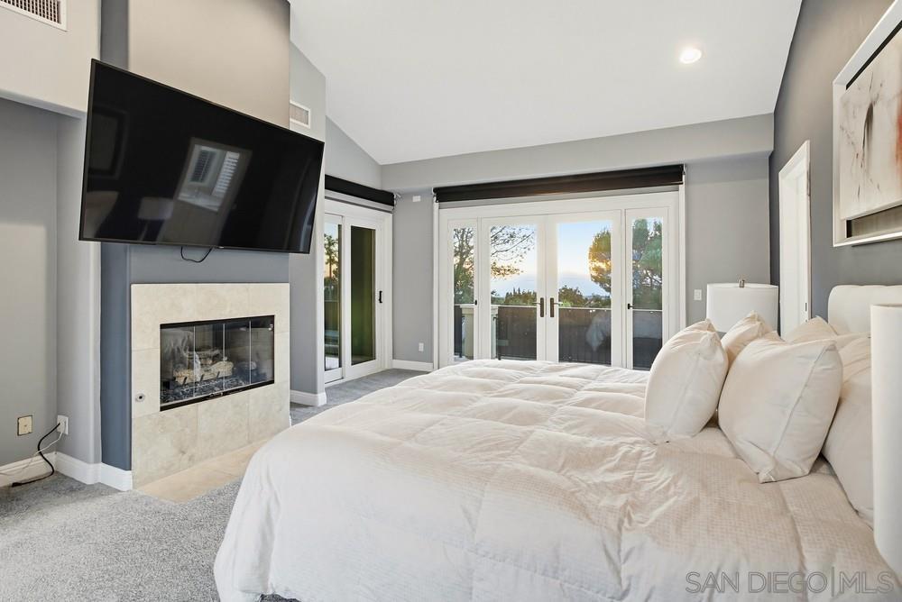 Detail Gallery Image 37 of 75 For 5247  Ocean Breeze Ct, San Diego,  CA 92109 - 5 Beds | 4/1 Baths