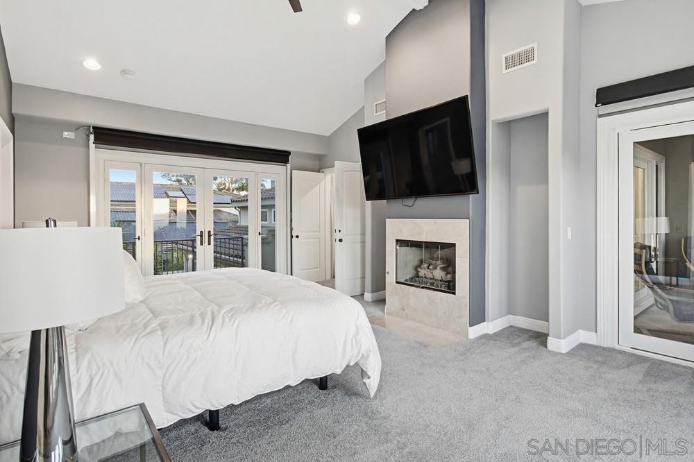 Detail Gallery Image 40 of 75 For 5247  Ocean Breeze Ct, San Diego,  CA 92109 - 5 Beds | 4/1 Baths
