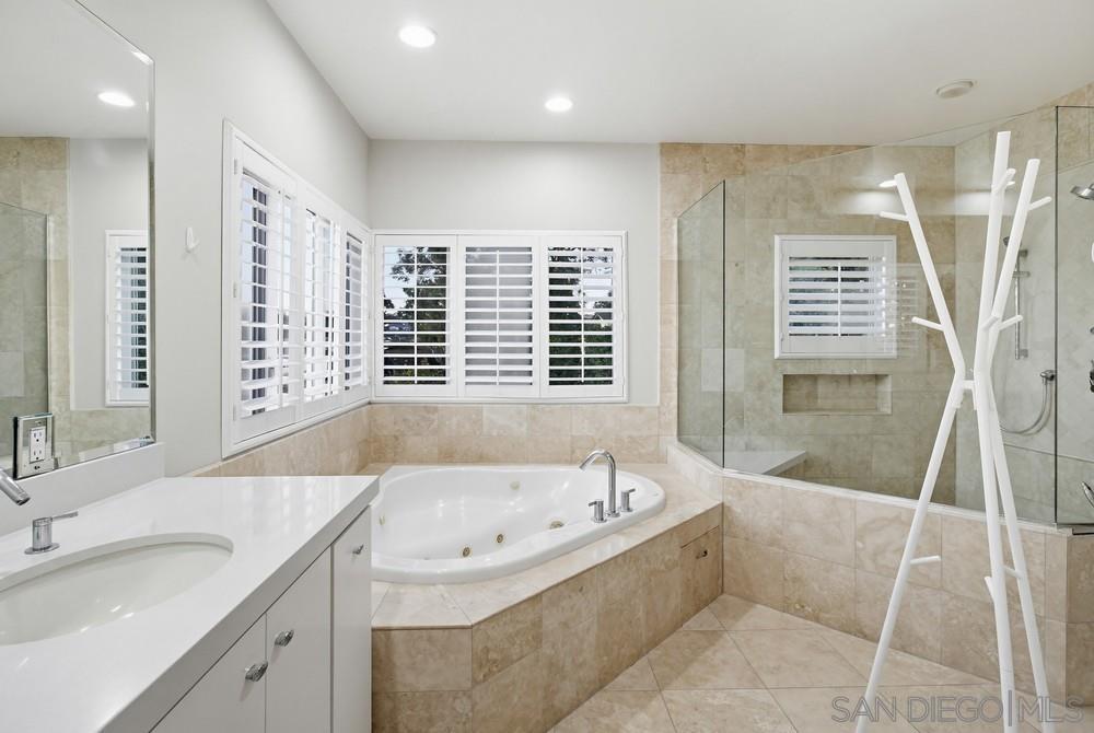 Detail Gallery Image 42 of 75 For 5247  Ocean Breeze Ct, San Diego,  CA 92109 - 5 Beds | 4/1 Baths