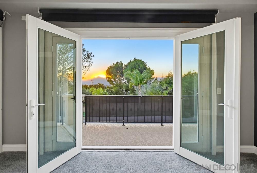 Detail Gallery Image 45 of 75 For 5247  Ocean Breeze Ct, San Diego,  CA 92109 - 5 Beds | 4/1 Baths