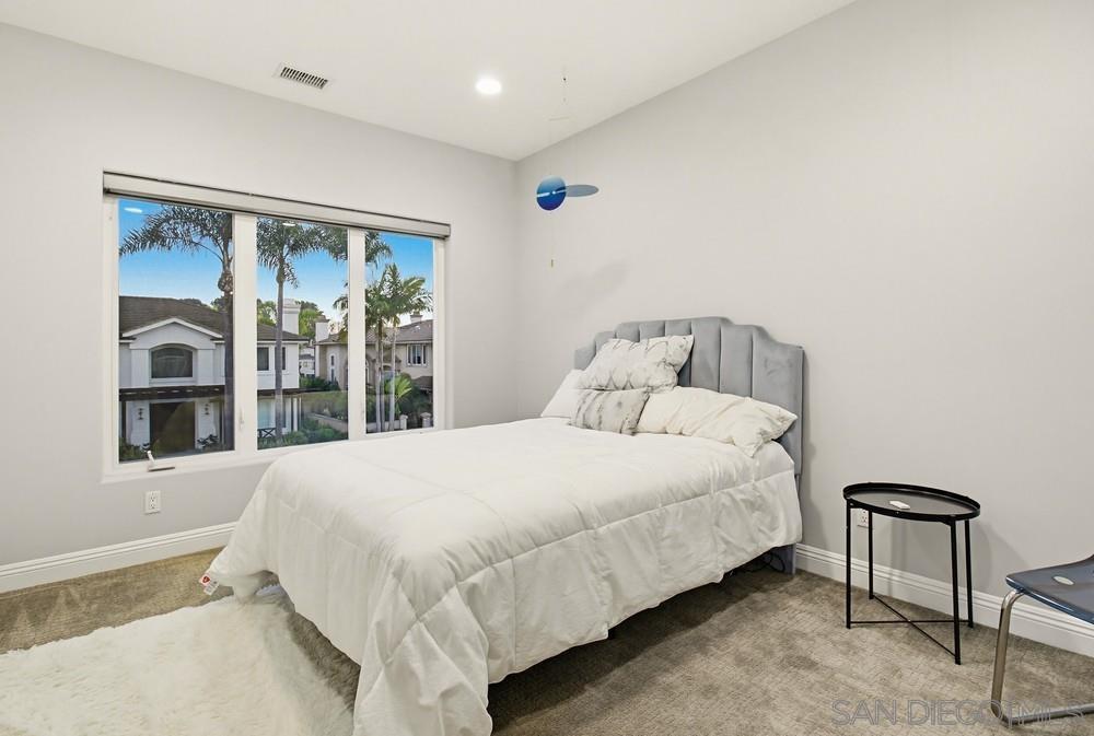 Detail Gallery Image 50 of 75 For 5247  Ocean Breeze Ct, San Diego,  CA 92109 - 5 Beds | 4/1 Baths