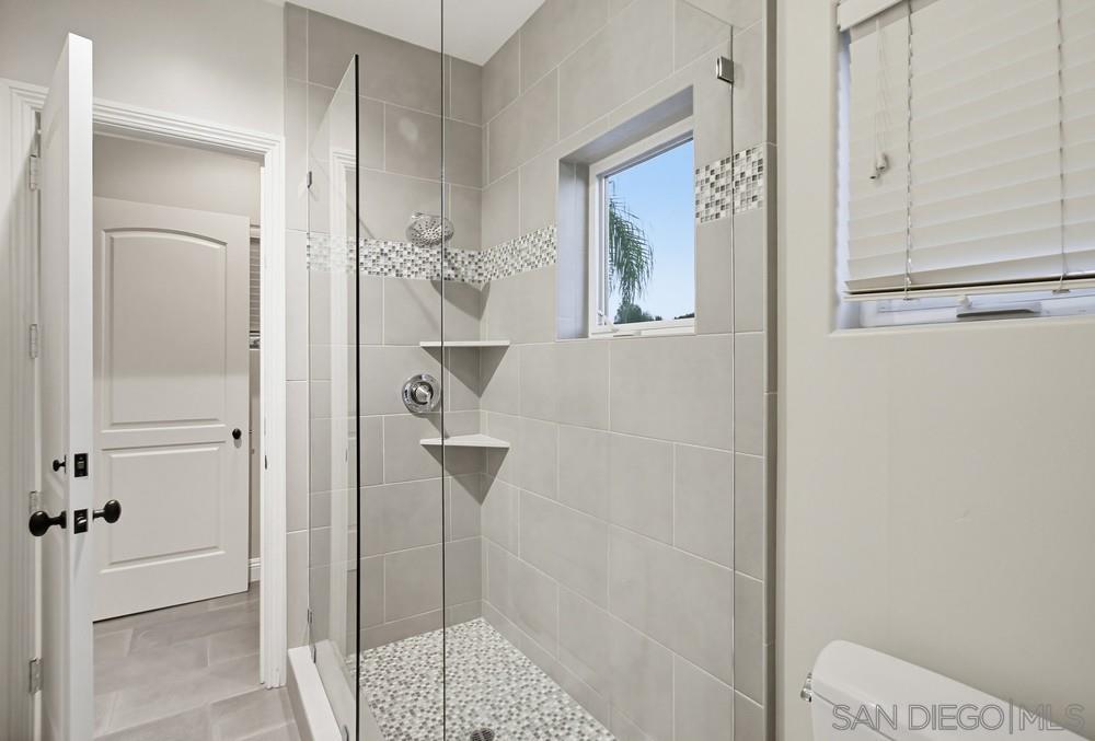 Detail Gallery Image 52 of 75 For 5247  Ocean Breeze Ct, San Diego,  CA 92109 - 5 Beds | 4/1 Baths