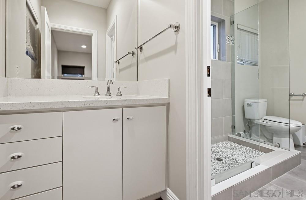 Detail Gallery Image 56 of 75 For 5247  Ocean Breeze Ct, San Diego,  CA 92109 - 5 Beds | 4/1 Baths