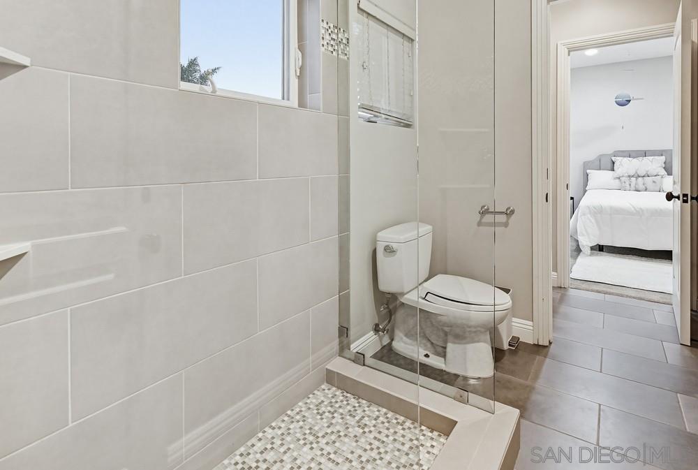 Detail Gallery Image 57 of 75 For 5247  Ocean Breeze Ct, San Diego,  CA 92109 - 5 Beds | 4/1 Baths