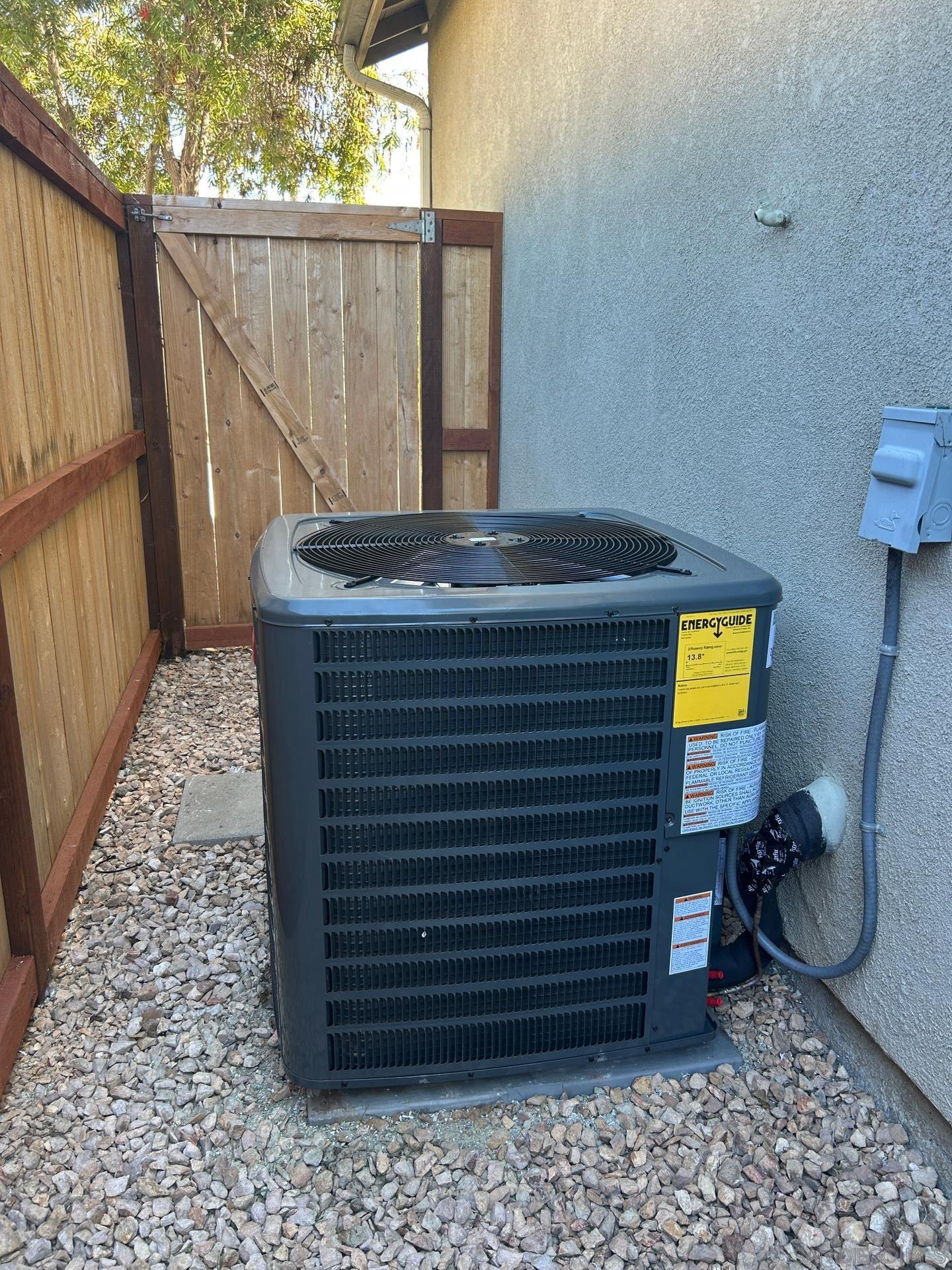 Detail Gallery Image 20 of 33 For 1786  Jasmine Way, Oceanside,  CA 92054 - 4 Beds | 3 Baths