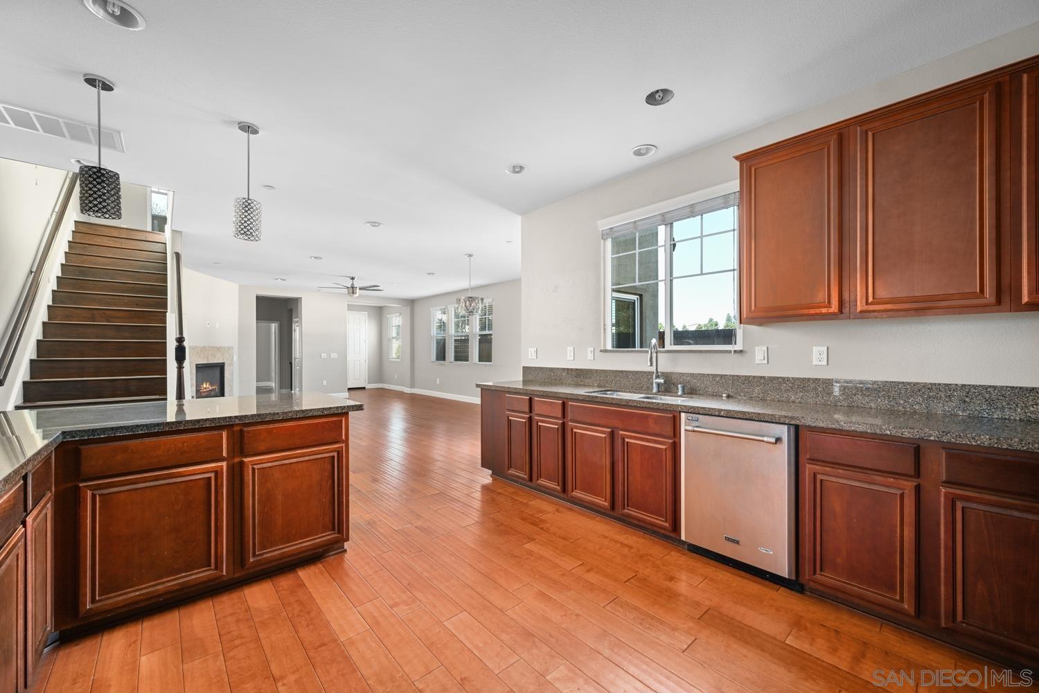 Detail Gallery Image 21 of 33 For 1786  Jasmine Way, Oceanside,  CA 92054 - 4 Beds | 3 Baths