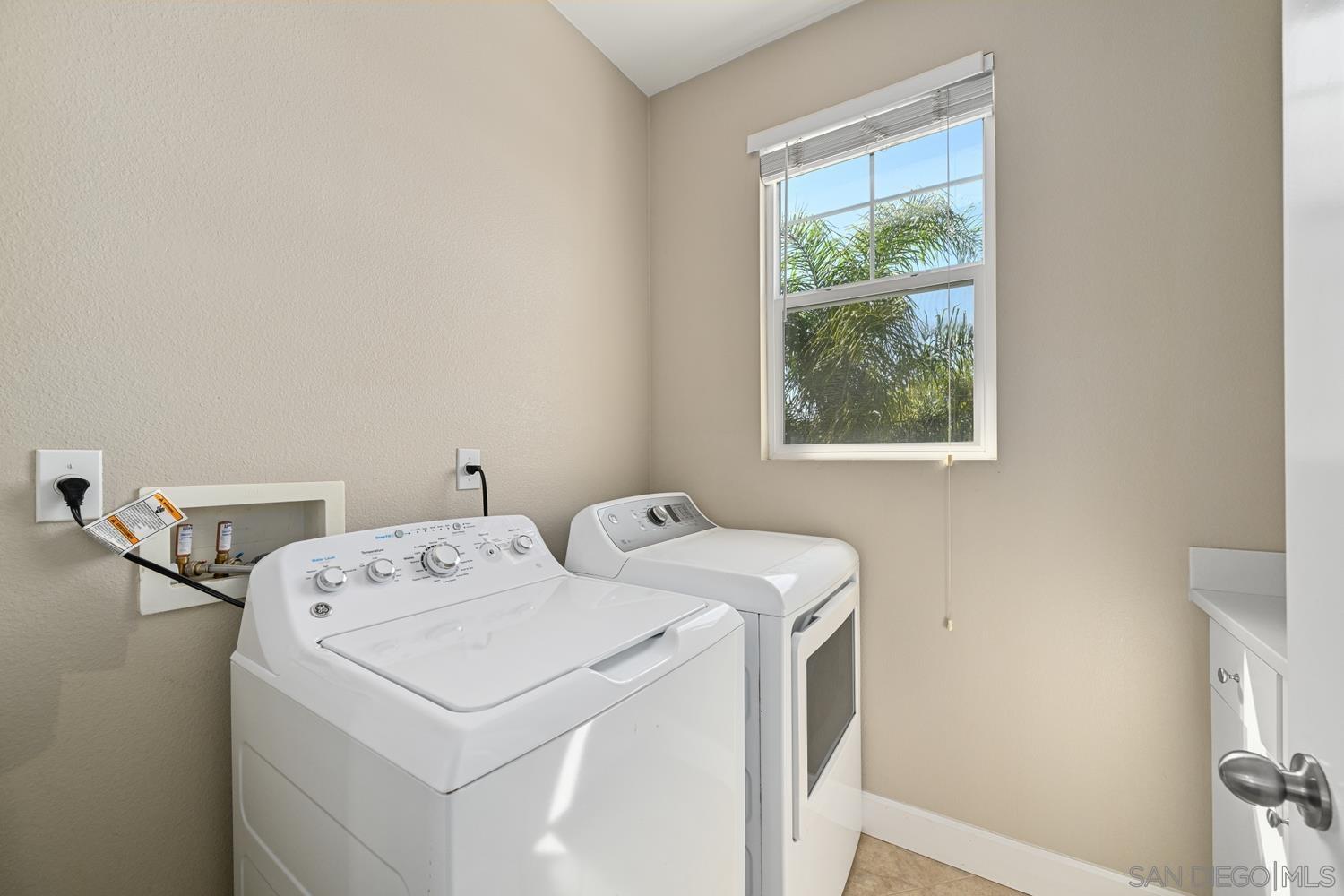 Detail Gallery Image 29 of 33 For 1786  Jasmine Way, Oceanside,  CA 92054 - 4 Beds | 3 Baths