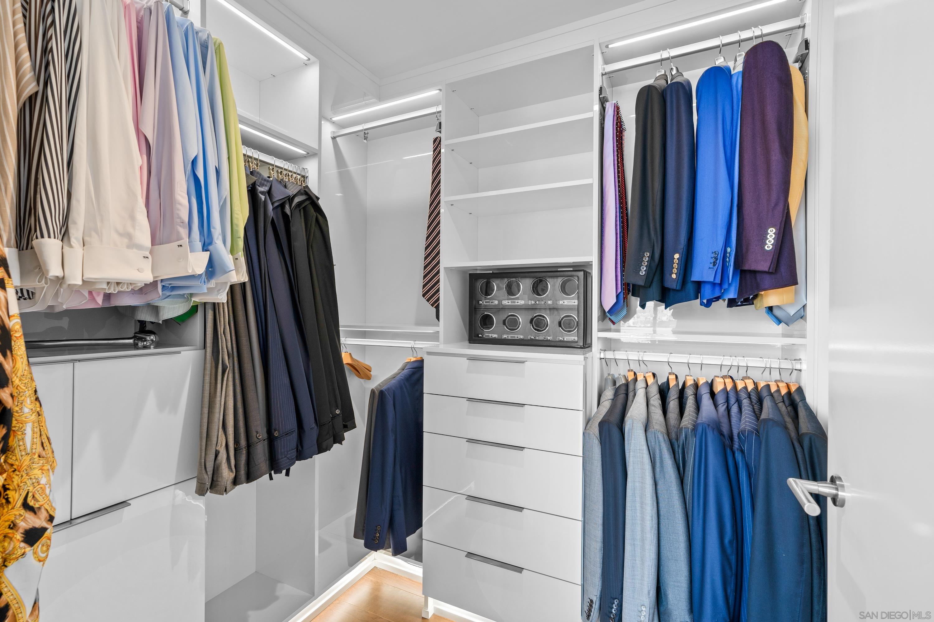 Detail Gallery Image 20 of 64 For 888 W E Street  3301, San Diego,  CA 92101 - 4 Beds | 3 Baths