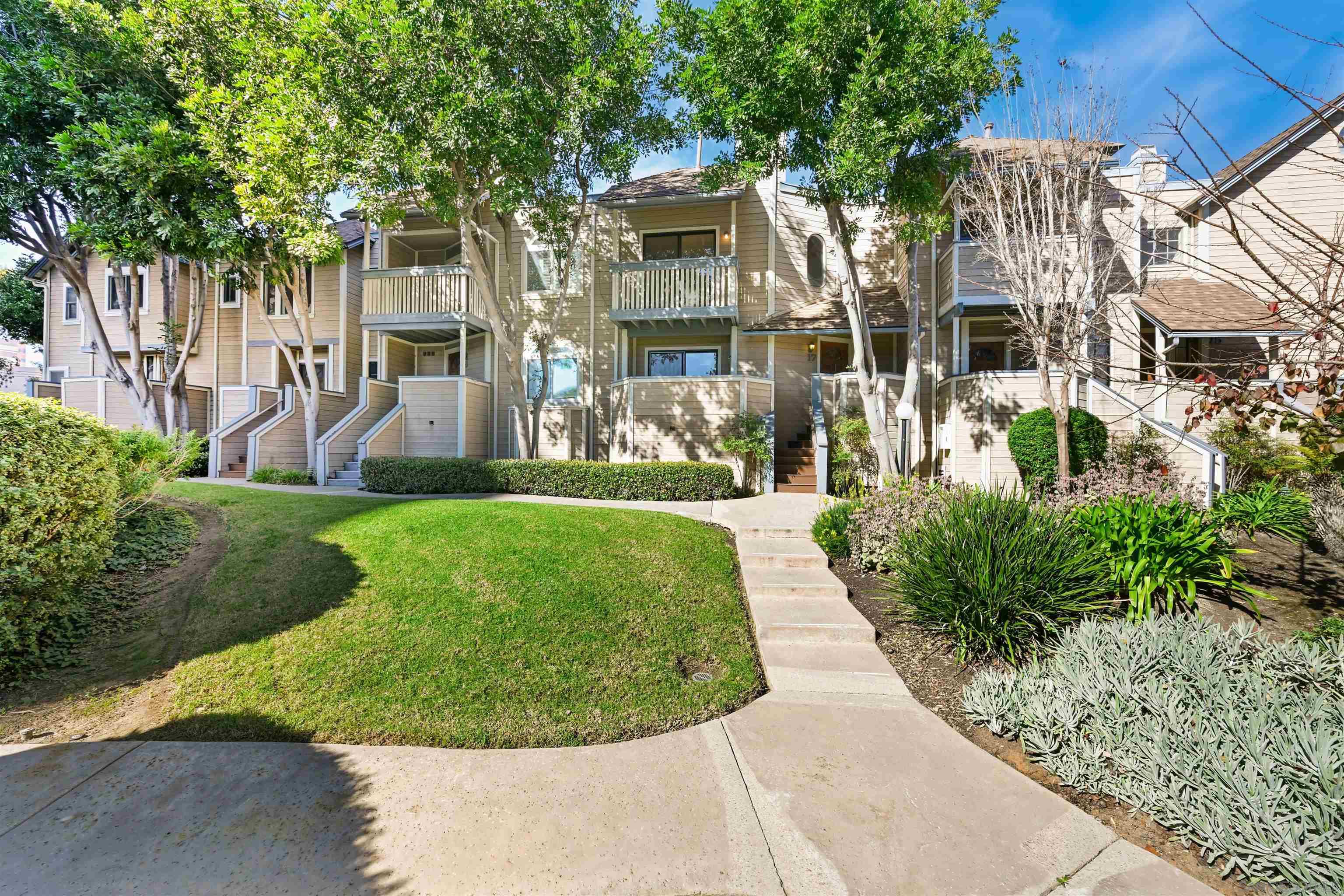 Detail Gallery Image 2 of 24 For 9260  Towne Centre Dr  #17,  San Diego,  CA 92121 - 2 Beds | 2/1 Baths