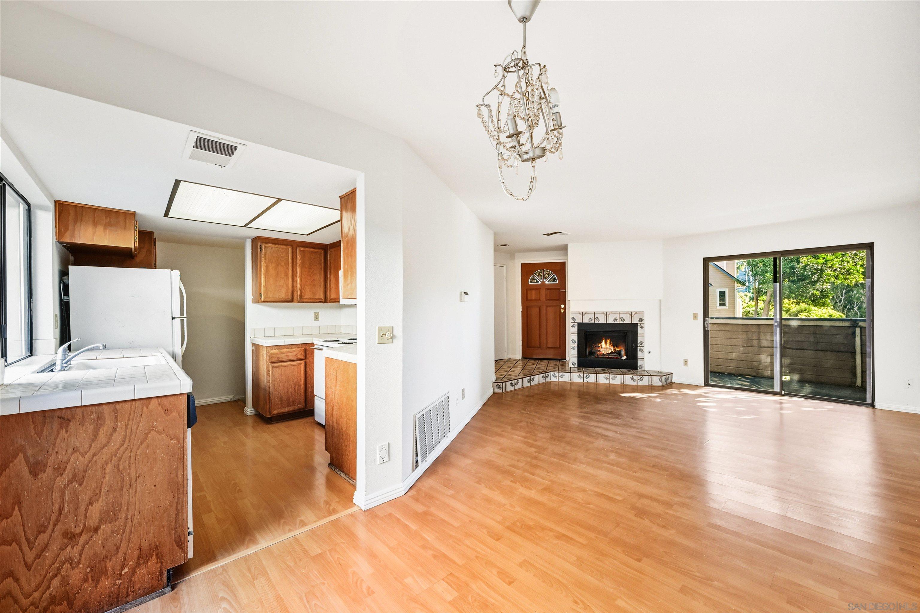 Detail Gallery Image 12 of 24 For 9260  Towne Centre Dr  #17,  San Diego,  CA 92121 - 2 Beds | 2/1 Baths