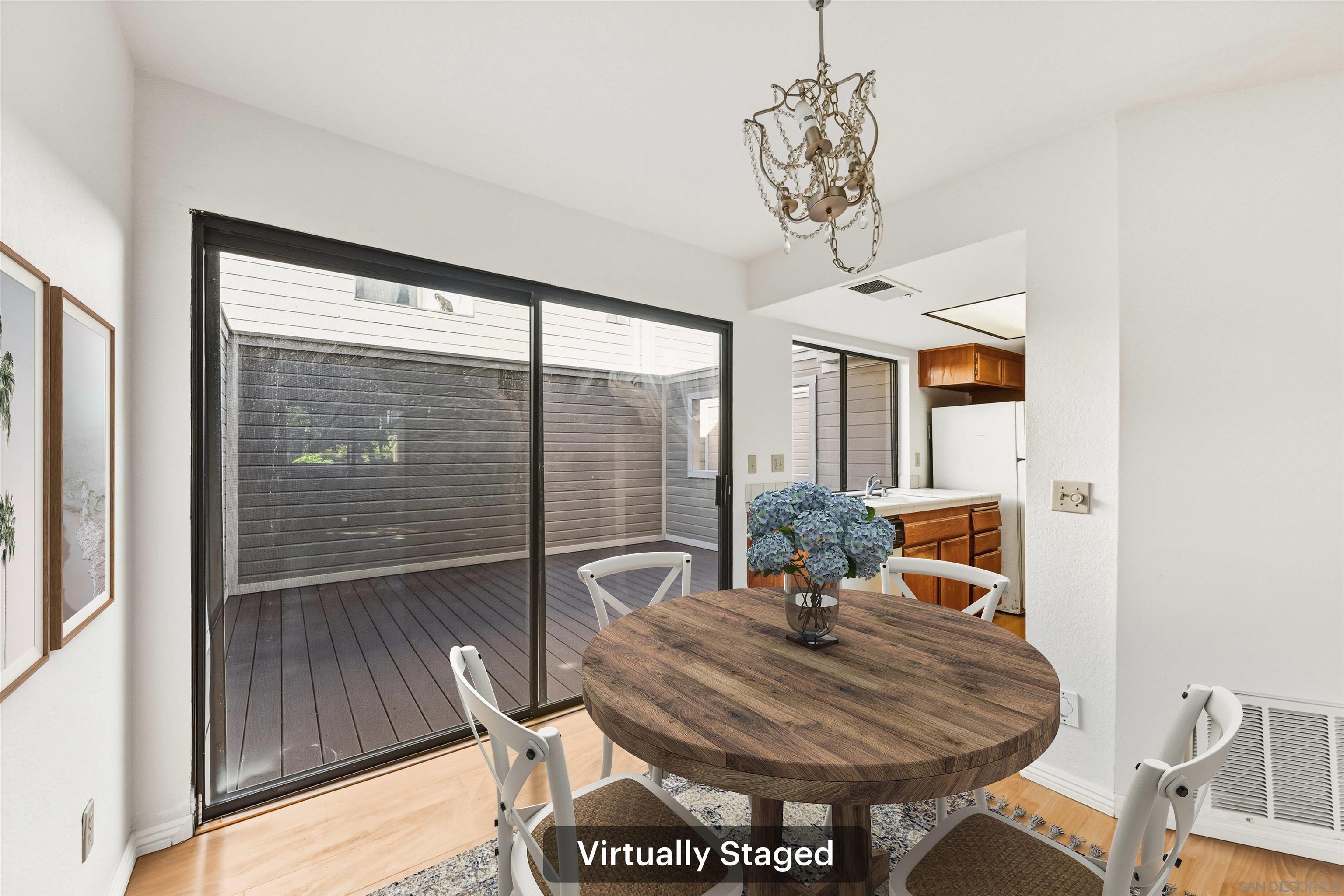 Detail Gallery Image 9 of 24 For 9260  Towne Centre Dr  #17,  San Diego,  CA 92121 - 2 Beds | 2/1 Baths