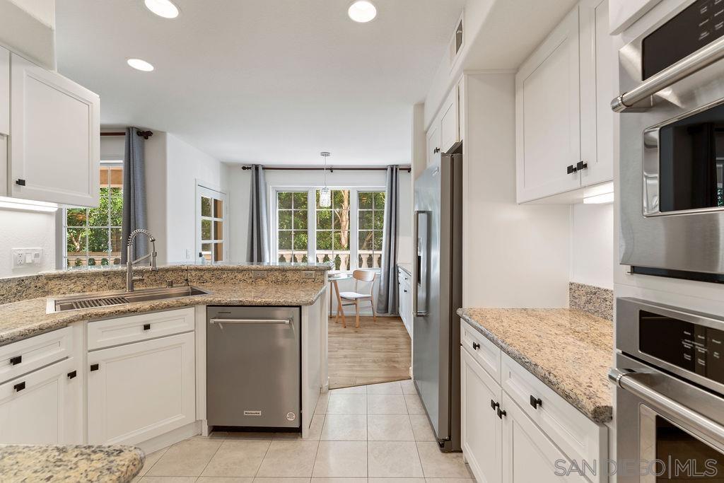 Detail Gallery Image 12 of 42 For 2842  Torrey Pines Rd, La Jolla,  CA 92037 - 3 Beds | 3 Baths