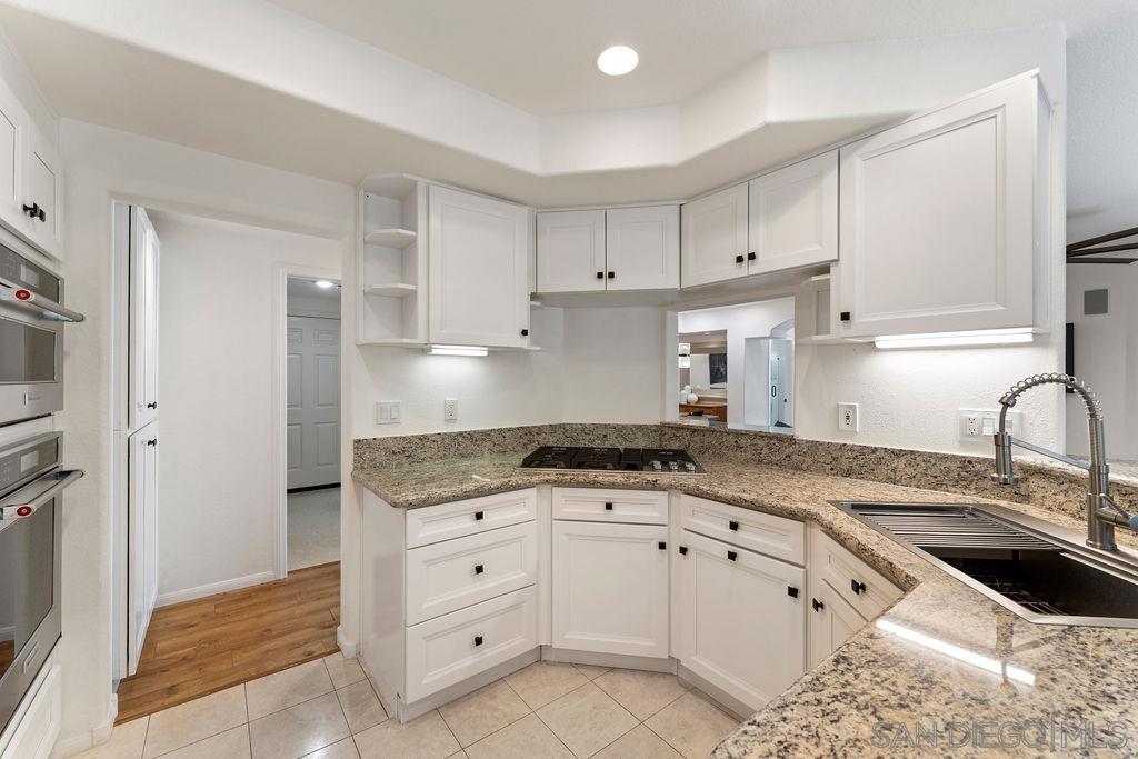 Detail Gallery Image 13 of 42 For 2842  Torrey Pines Rd, La Jolla,  CA 92037 - 3 Beds | 3 Baths