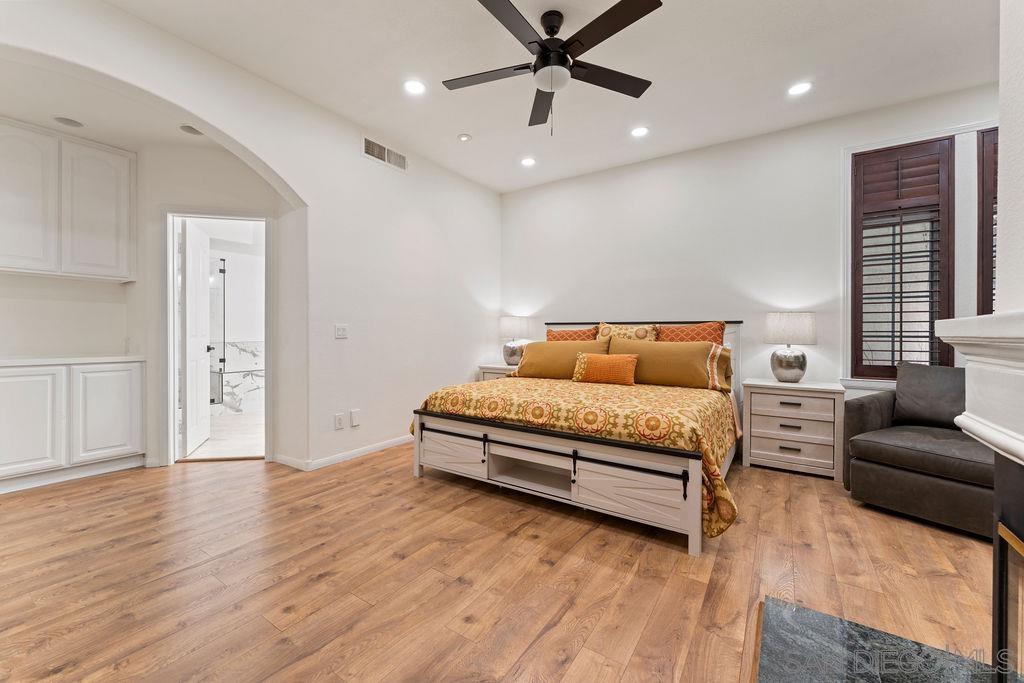 Detail Gallery Image 21 of 42 For 2842  Torrey Pines Rd, La Jolla,  CA 92037 - 3 Beds | 3 Baths