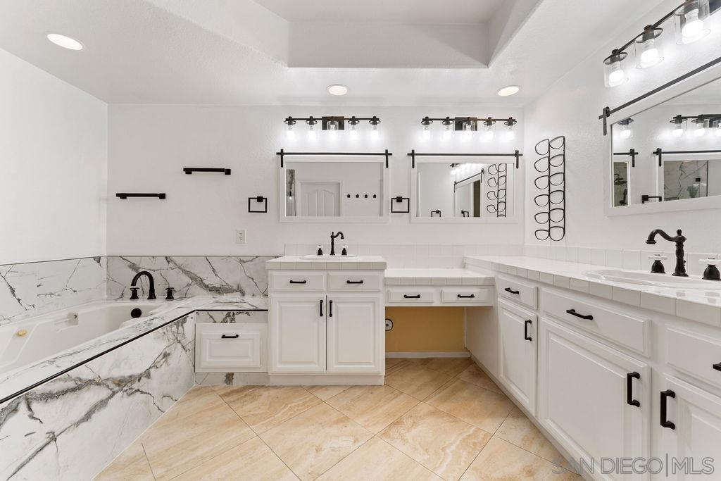 Detail Gallery Image 24 of 42 For 2842  Torrey Pines Rd, La Jolla,  CA 92037 - 3 Beds | 3 Baths