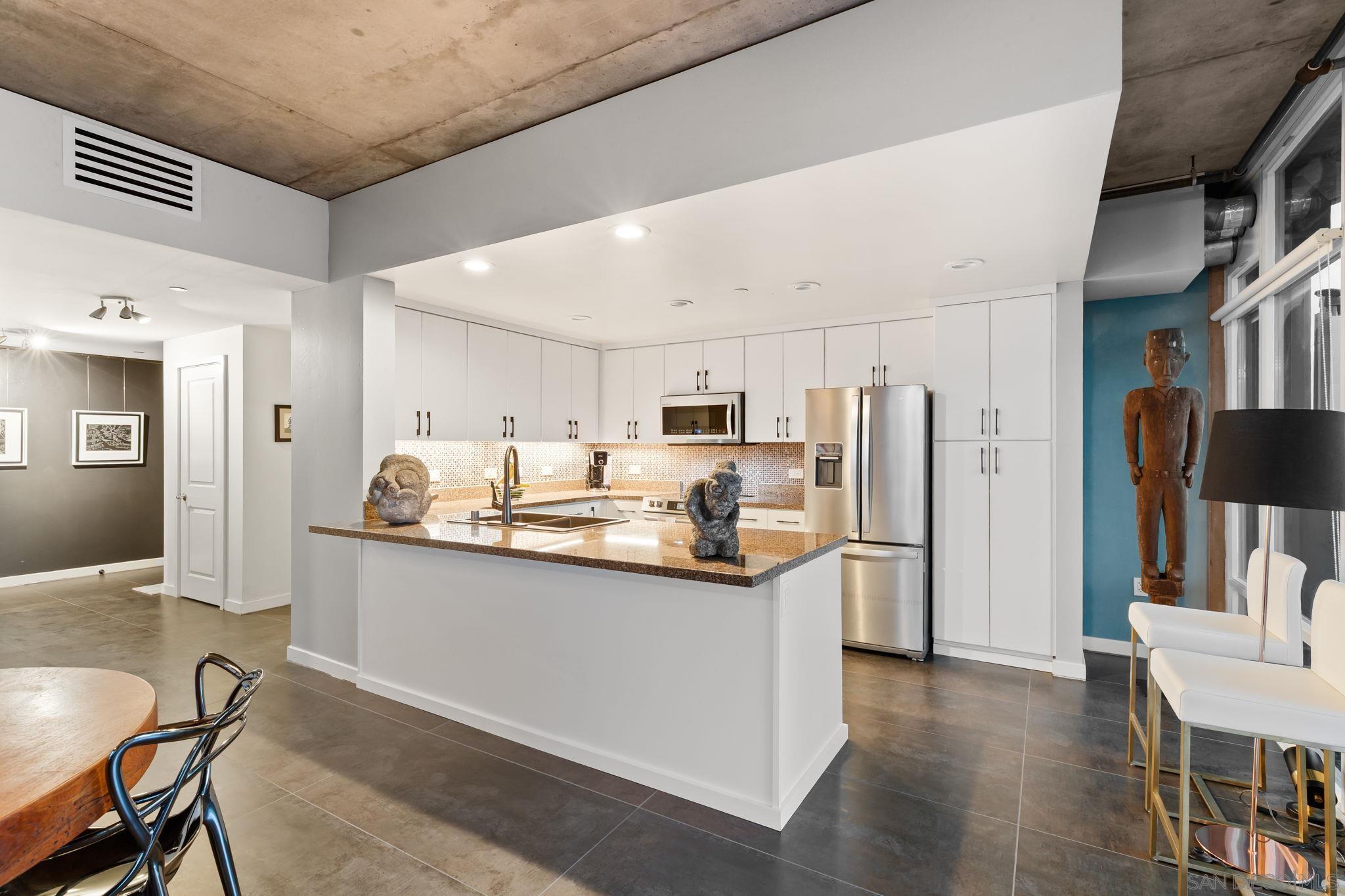 Detail Gallery Image 30 of 53 For 1080  Park Blvd  1702, San Diego,  CA 92101 - 2 Beds | 2/1 Baths