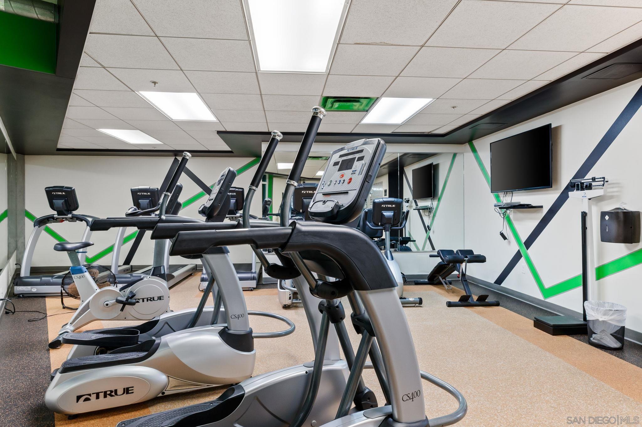 Detail Gallery Image 43 of 53 For 1080  Park Blvd  1702, San Diego,  CA 92101 - 2 Beds | 2/1 Baths