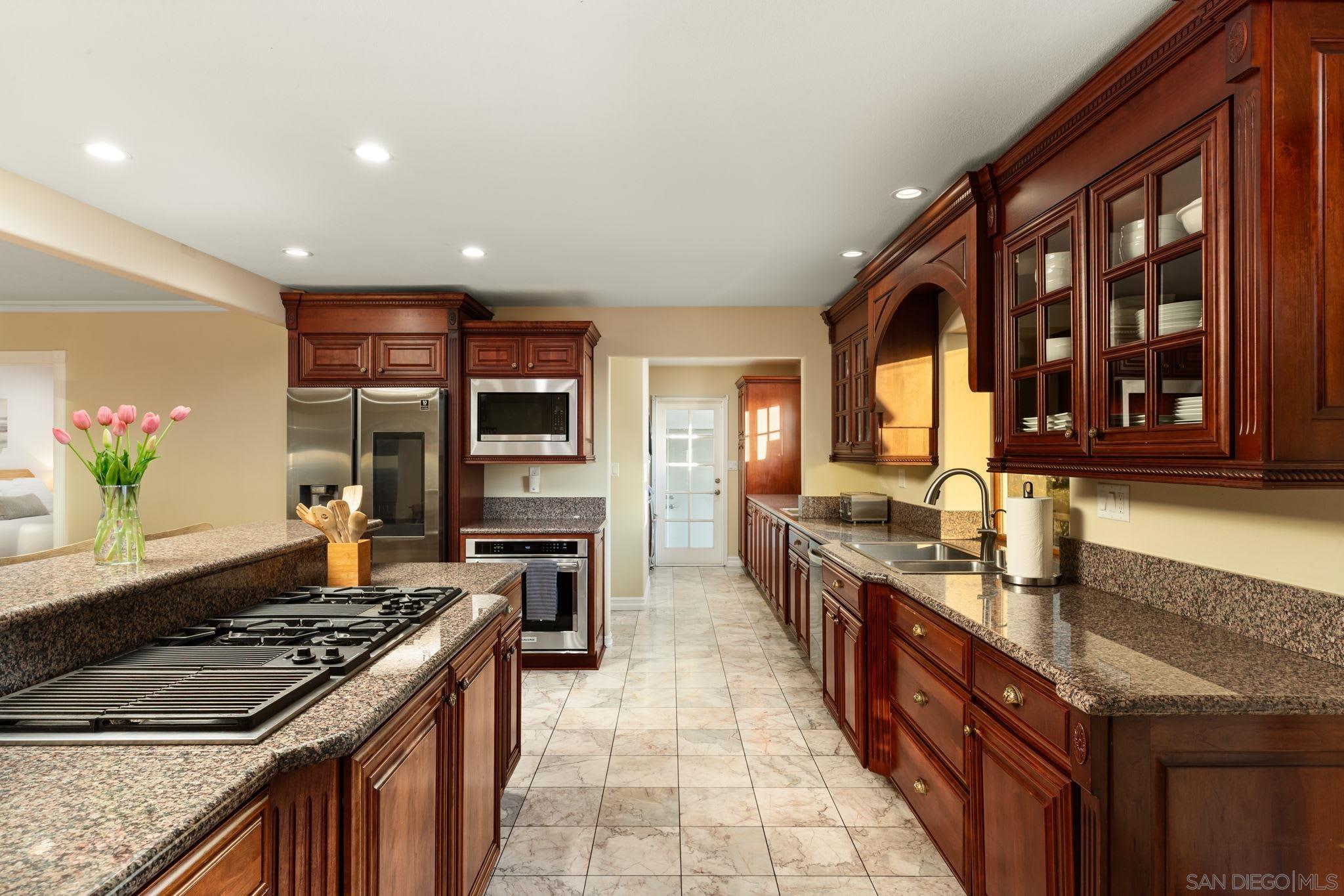 Detail Gallery Image 21 of 50 For 4260  Eastridge Dr, La Mesa,  CA 91941 - 5 Beds | 4 Baths