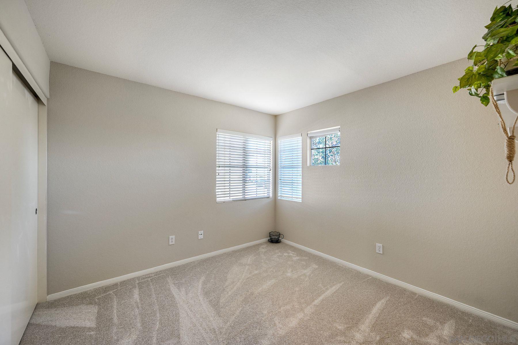 Detail Gallery Image 14 of 18 For 12244  Arucauna Way, San Diego,  CA 92129 - 4 Beds | 2/1 Baths