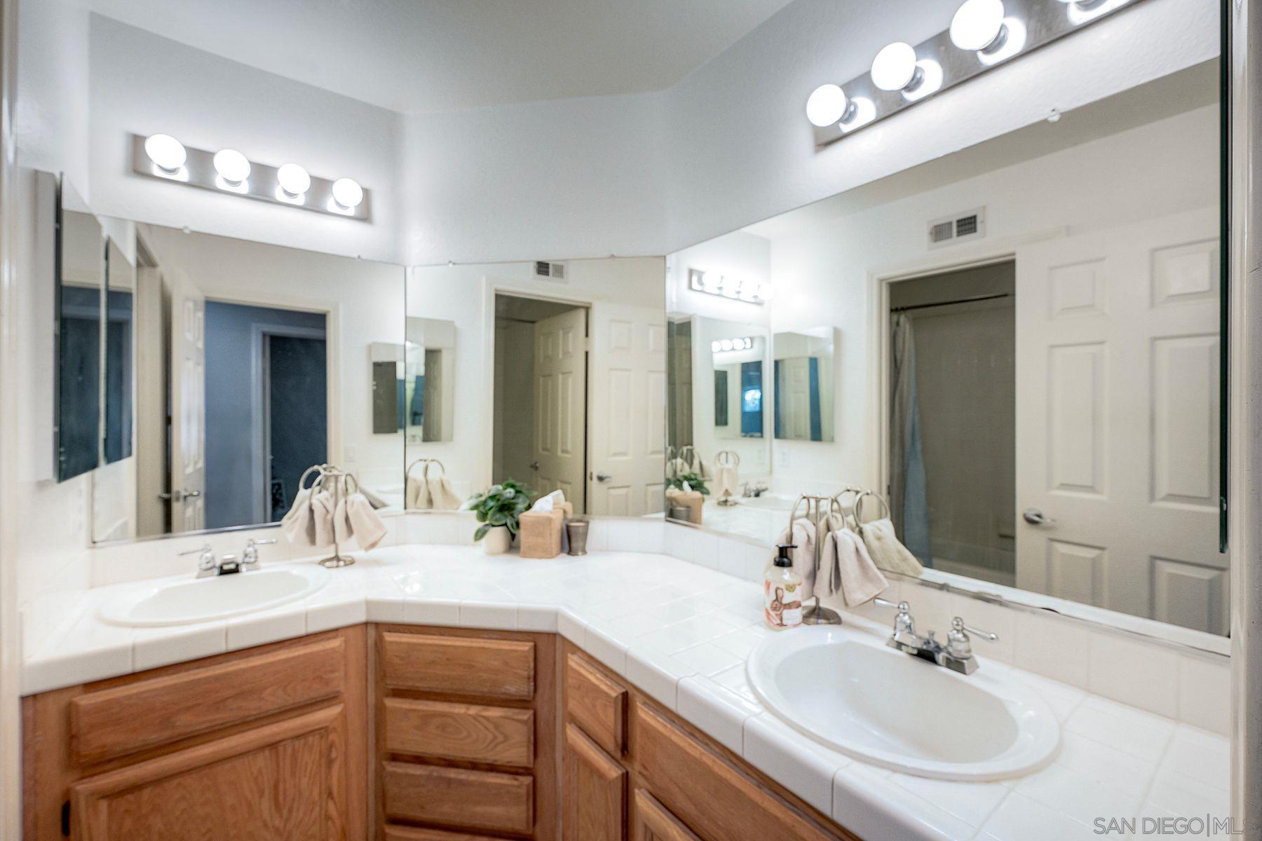 Detail Gallery Image 16 of 18 For 12244  Arucauna Way, San Diego,  CA 92129 - 4 Beds | 2/1 Baths