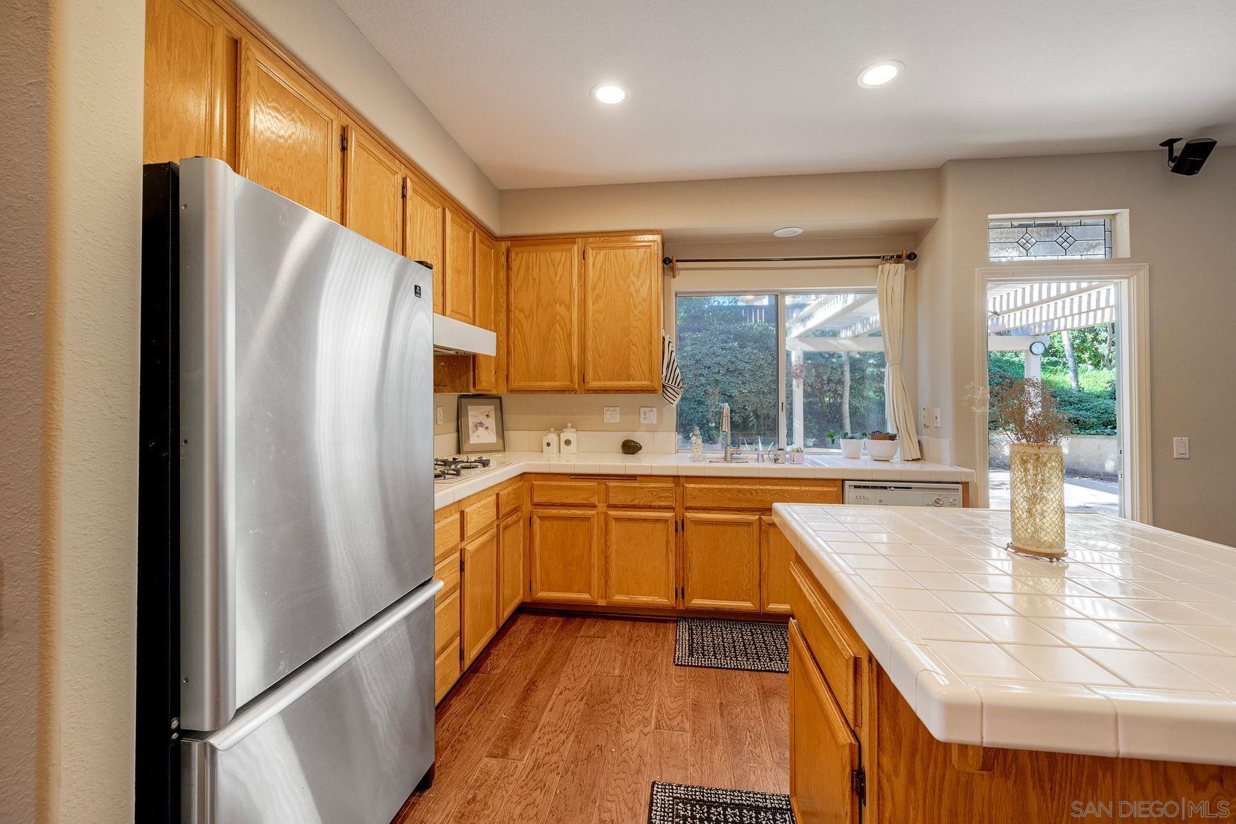 Detail Gallery Image 5 of 18 For 12244  Arucauna Way, San Diego,  CA 92129 - 4 Beds | 2/1 Baths