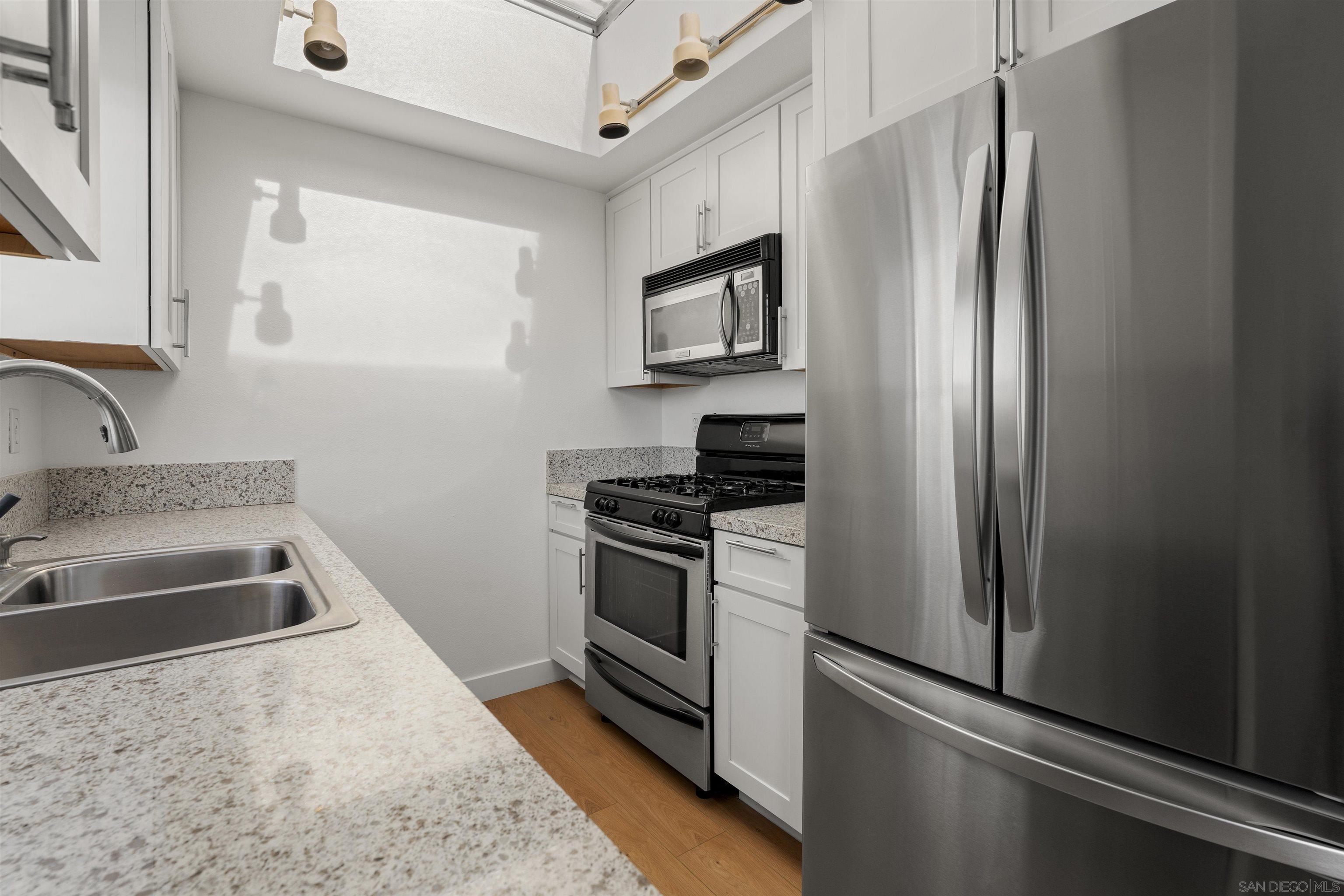 Detail Gallery Image 17 of 44 For 3760  Herman Ave  #7,  San Diego,  CA 92104 - 2 Beds | 2 Baths