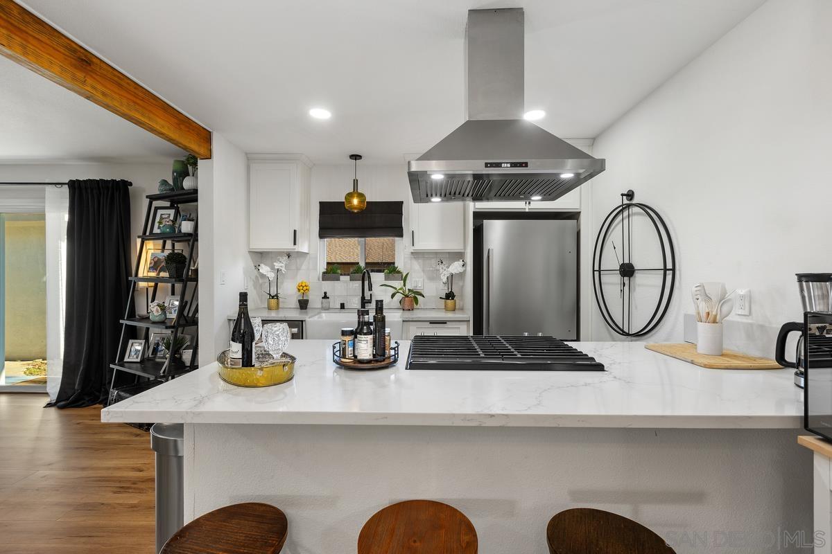 Detail Gallery Image 4 of 42 For 1811  Iris Way, Escondido,  CA 92027 - 4 Beds | 2 Baths