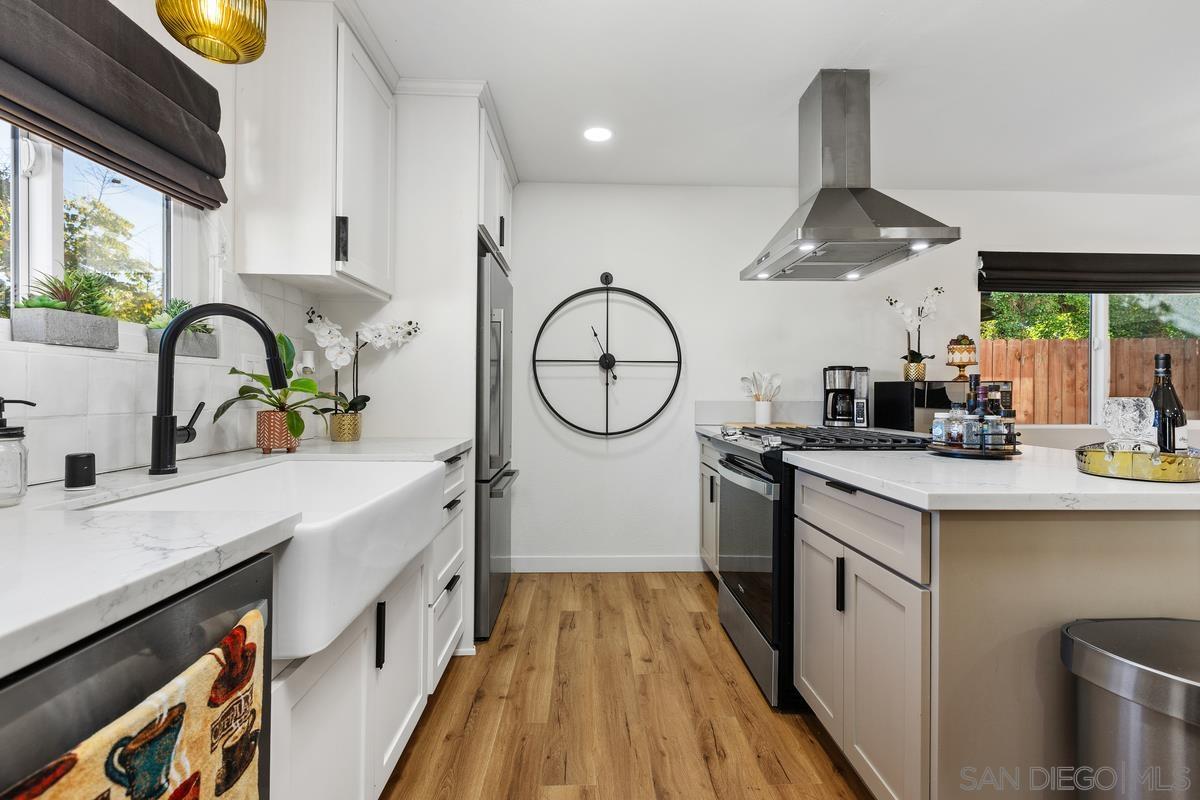 Detail Gallery Image 8 of 42 For 1811  Iris Way, Escondido,  CA 92027 - 4 Beds | 2 Baths