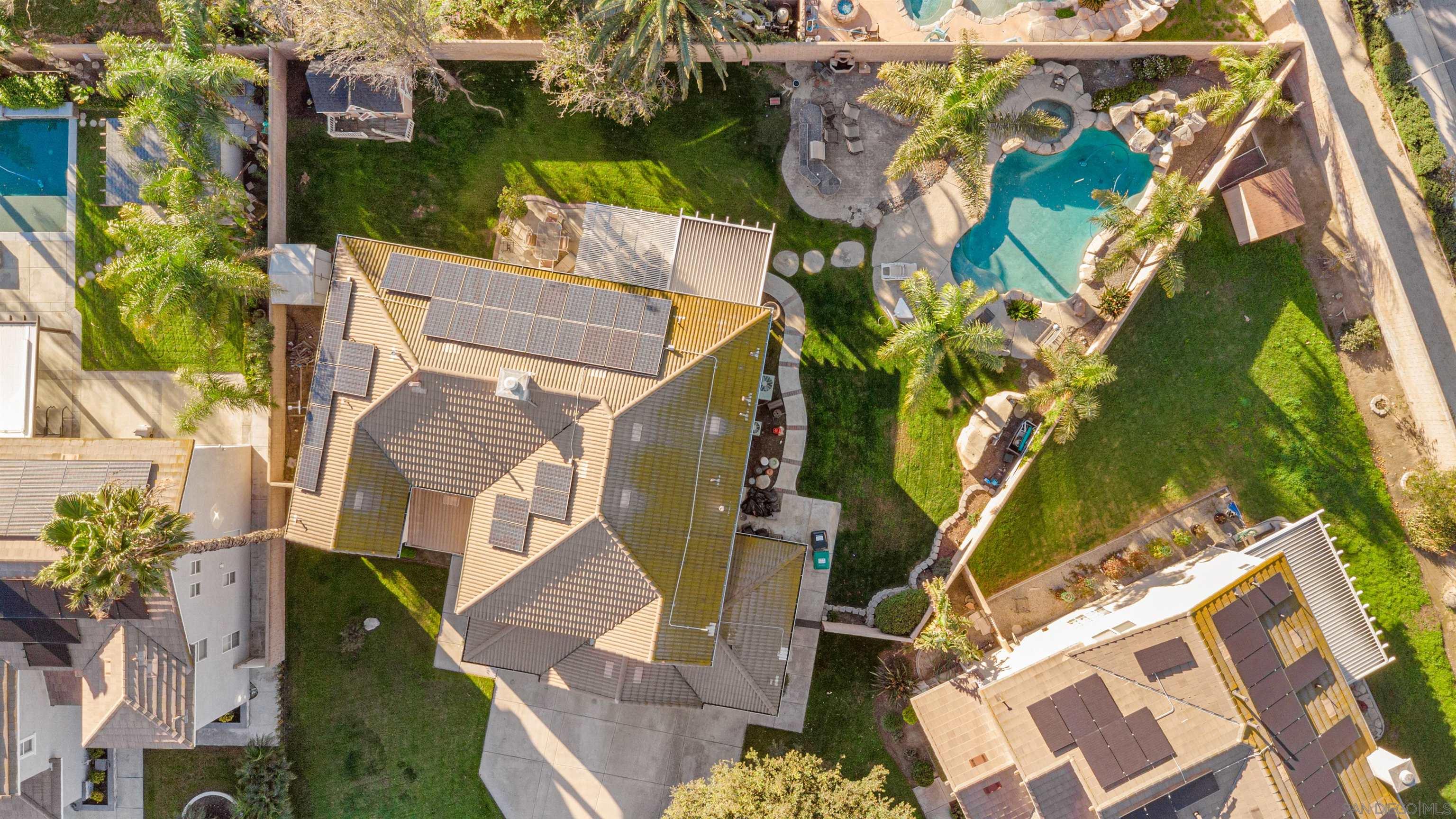 Detail Gallery Image 2 of 46 For 5713  Canoe Dr, Corona,  CA 92880 - 5 Beds | 3 Baths