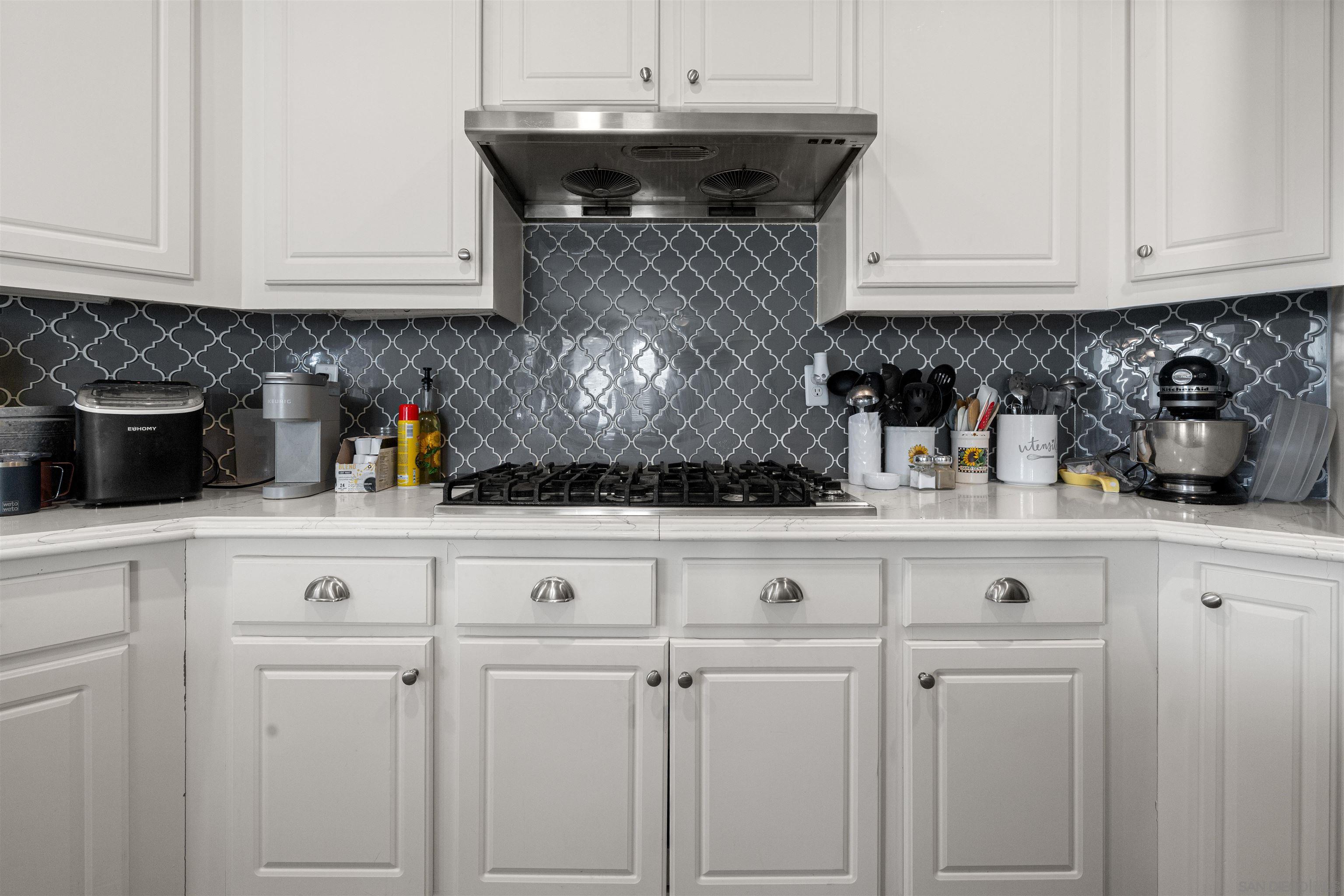 Detail Gallery Image 11 of 46 For 5713  Canoe Dr, Corona,  CA 92880 - 5 Beds | 3 Baths