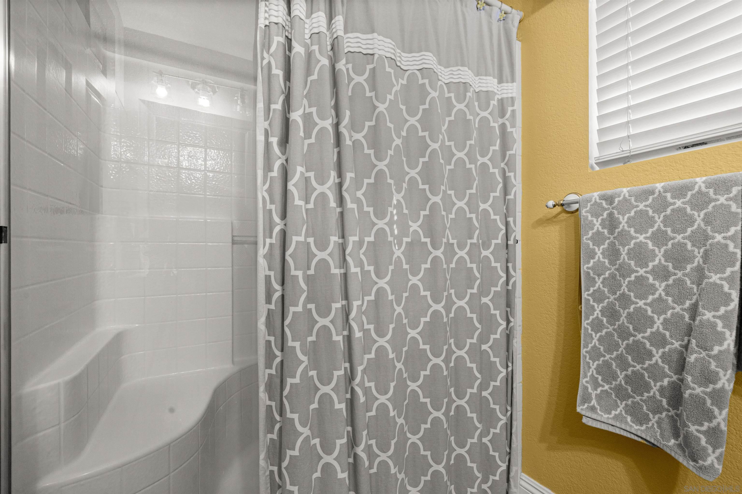 Detail Gallery Image 16 of 46 For 5713  Canoe Dr, Corona,  CA 92880 - 5 Beds | 3 Baths