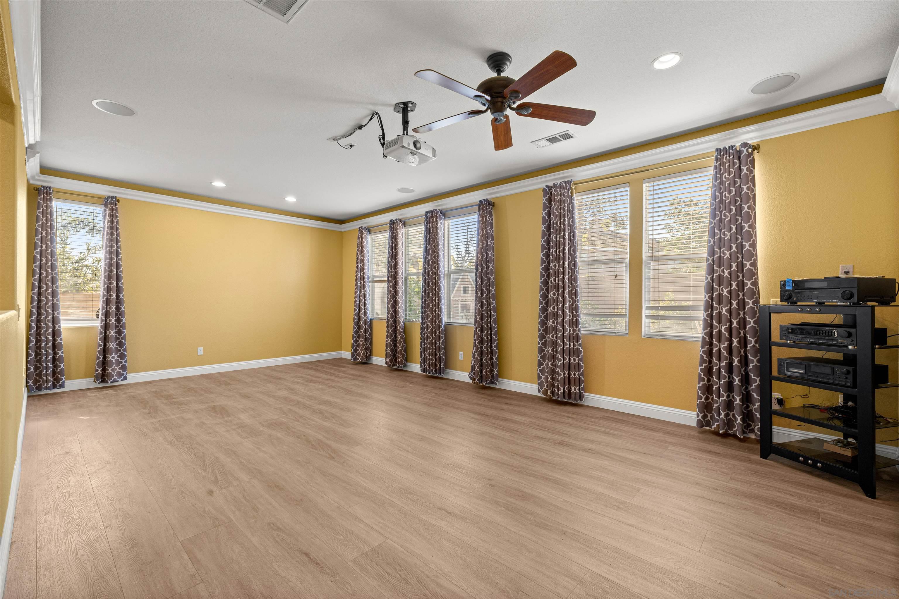 Detail Gallery Image 7 of 46 For 5713  Canoe Dr, Corona,  CA 92880 - 5 Beds | 3 Baths