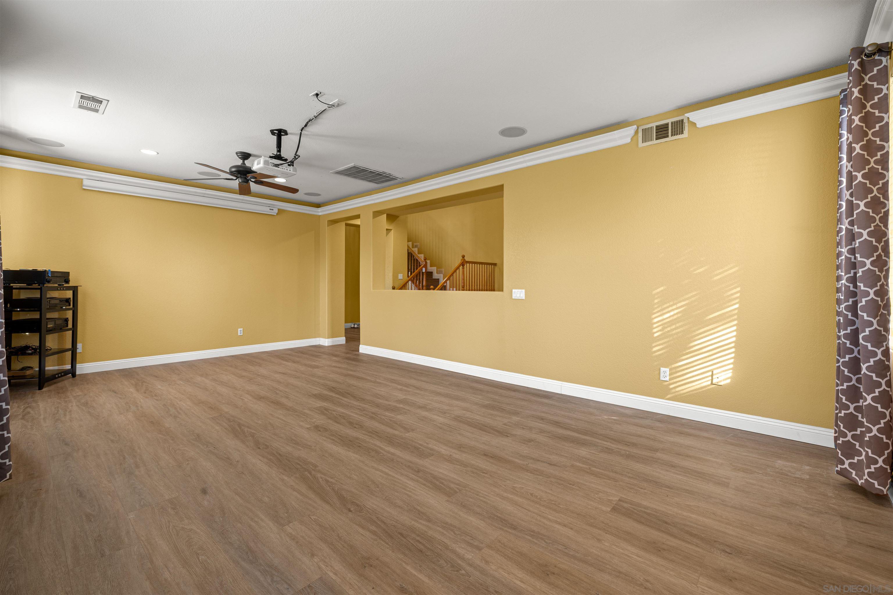 Detail Gallery Image 8 of 46 For 5713  Canoe Dr, Corona,  CA 92880 - 5 Beds | 3 Baths